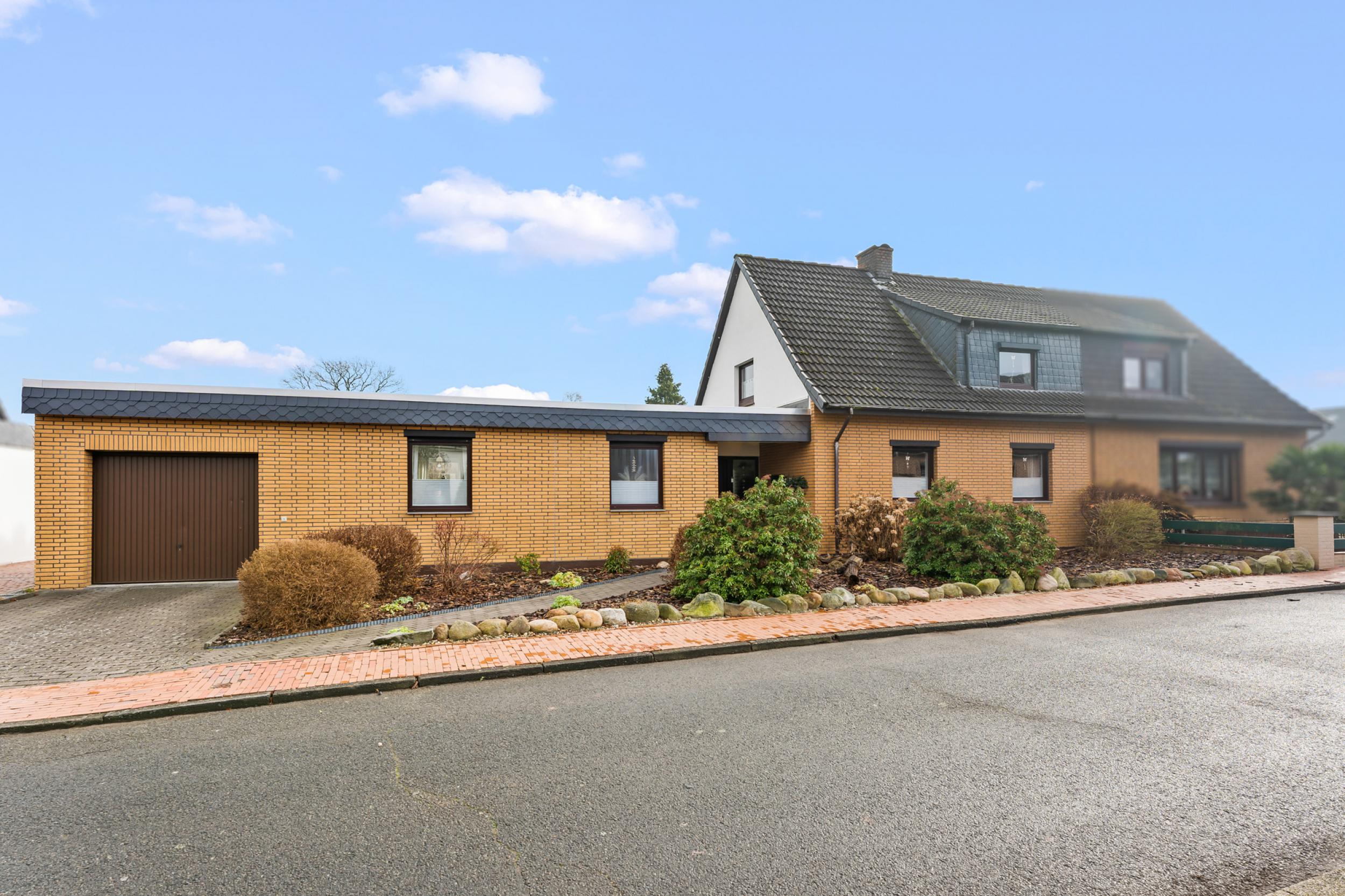 Leherheide - Moderne Doppelhaushälfte in beliebter Lage - Frontansicht