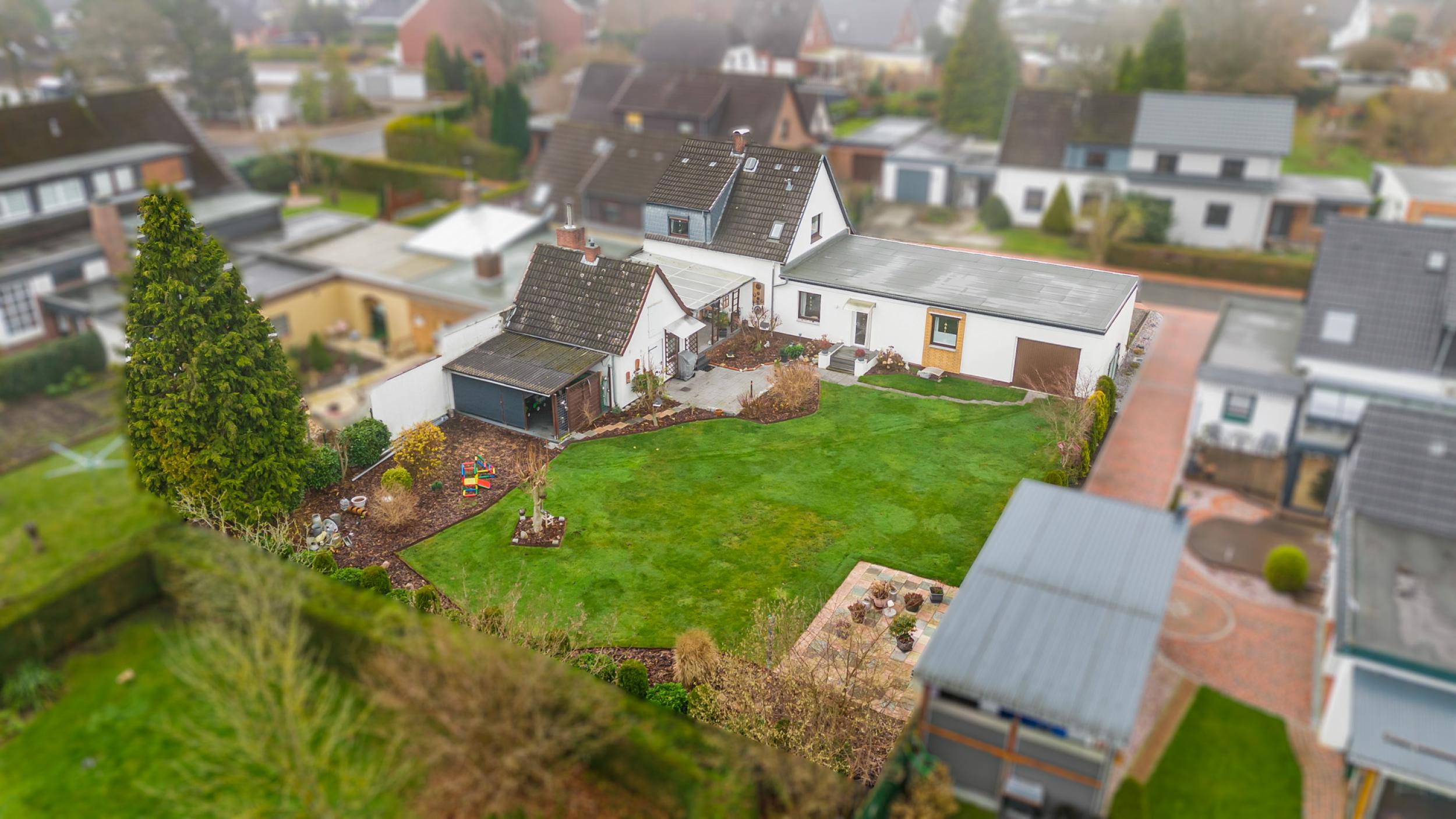 Leherheide - Moderne Doppelhaushälfte in beliebter Lage - Luftaufnahme Garten
