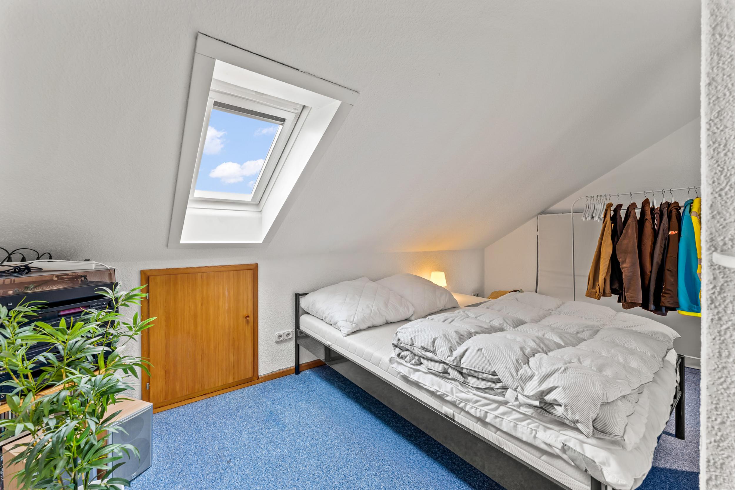 Speckenbüttel - Geräumige Doppelhaushälfte in Parknähe - Zimmer (DG)