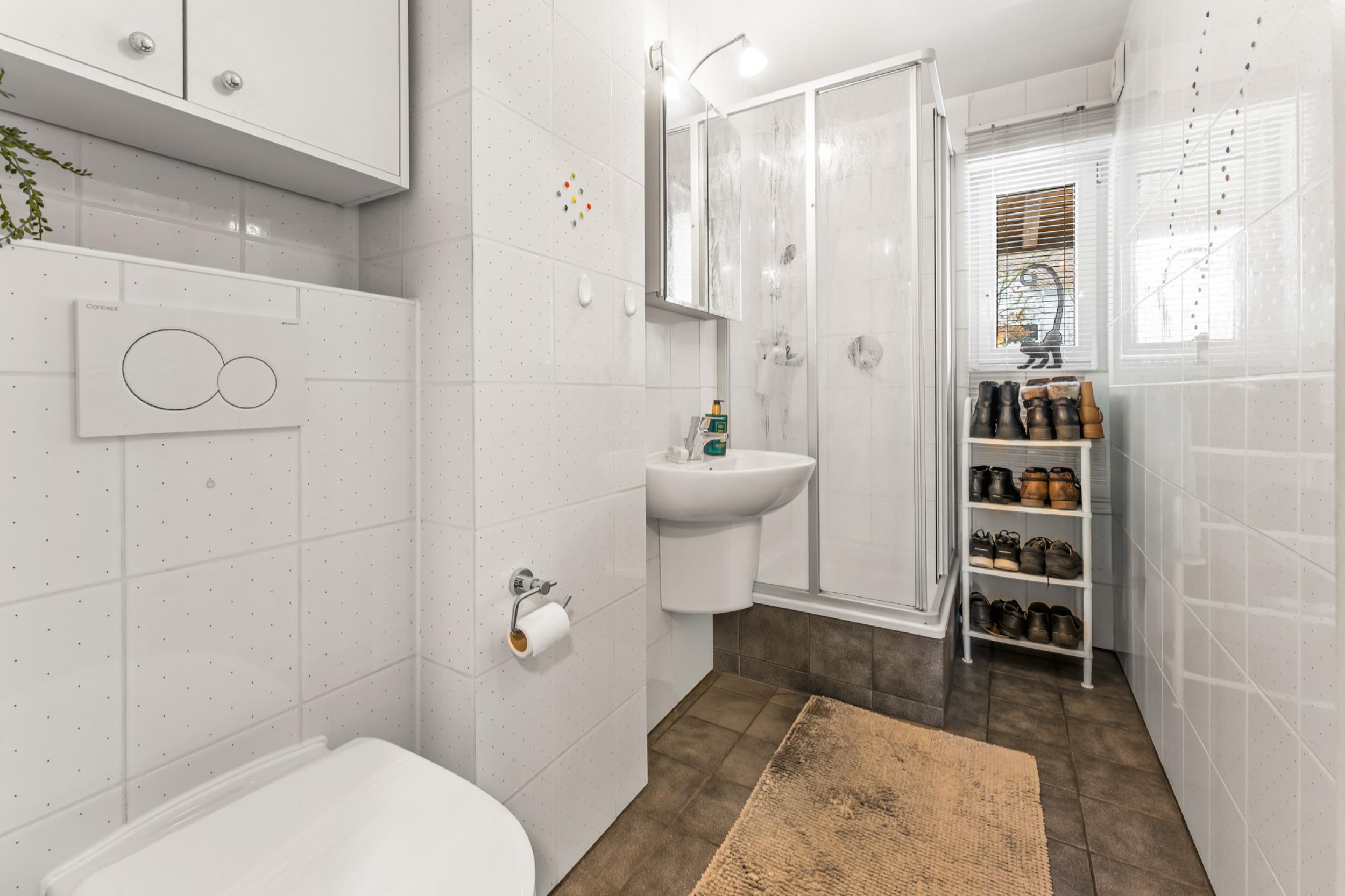 Speckenbüttel - Geräumige Doppelhaushälfte in Parknähe - Gäste-Bad