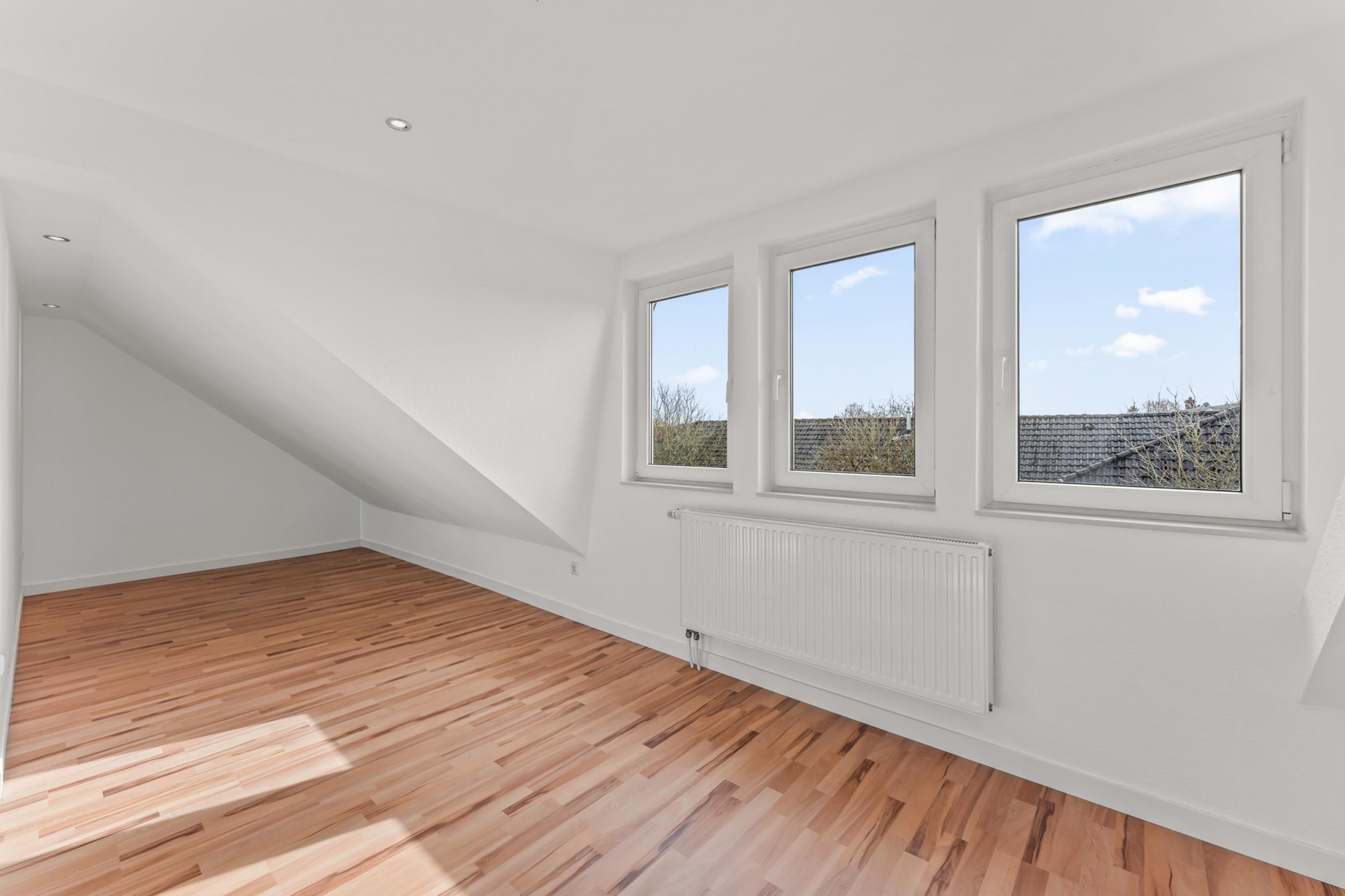 Loxstedt - Lichtdurchflutete 3-Zimmer-Maisonettewohnung im Ortszentrum - Büro/Kinder-/Gästezimmer
