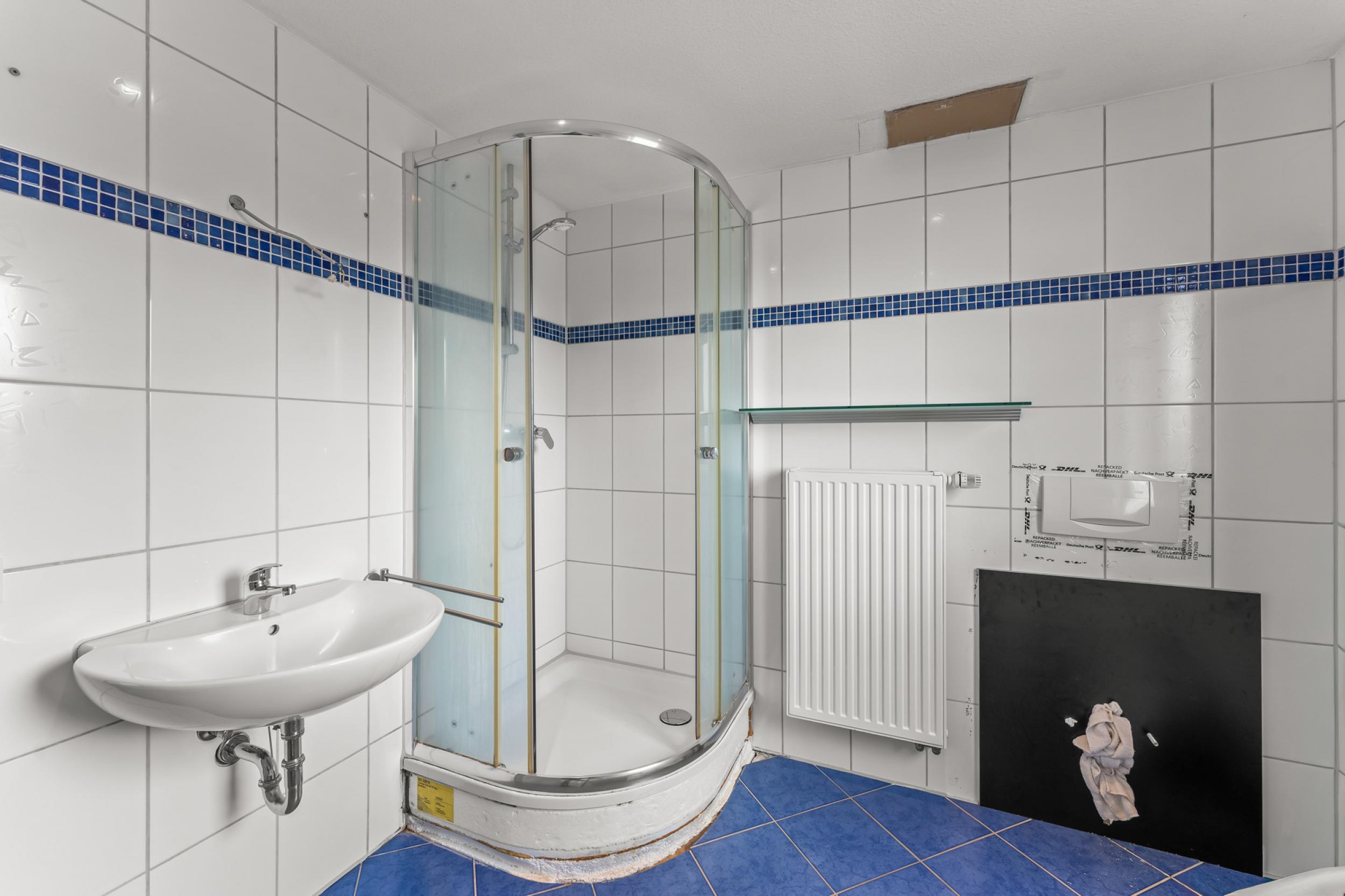 Loxstedt - Lichtdurchflutete 3-Zimmer-Maisonettewohnung im Ortszentrum - Badezimmer 