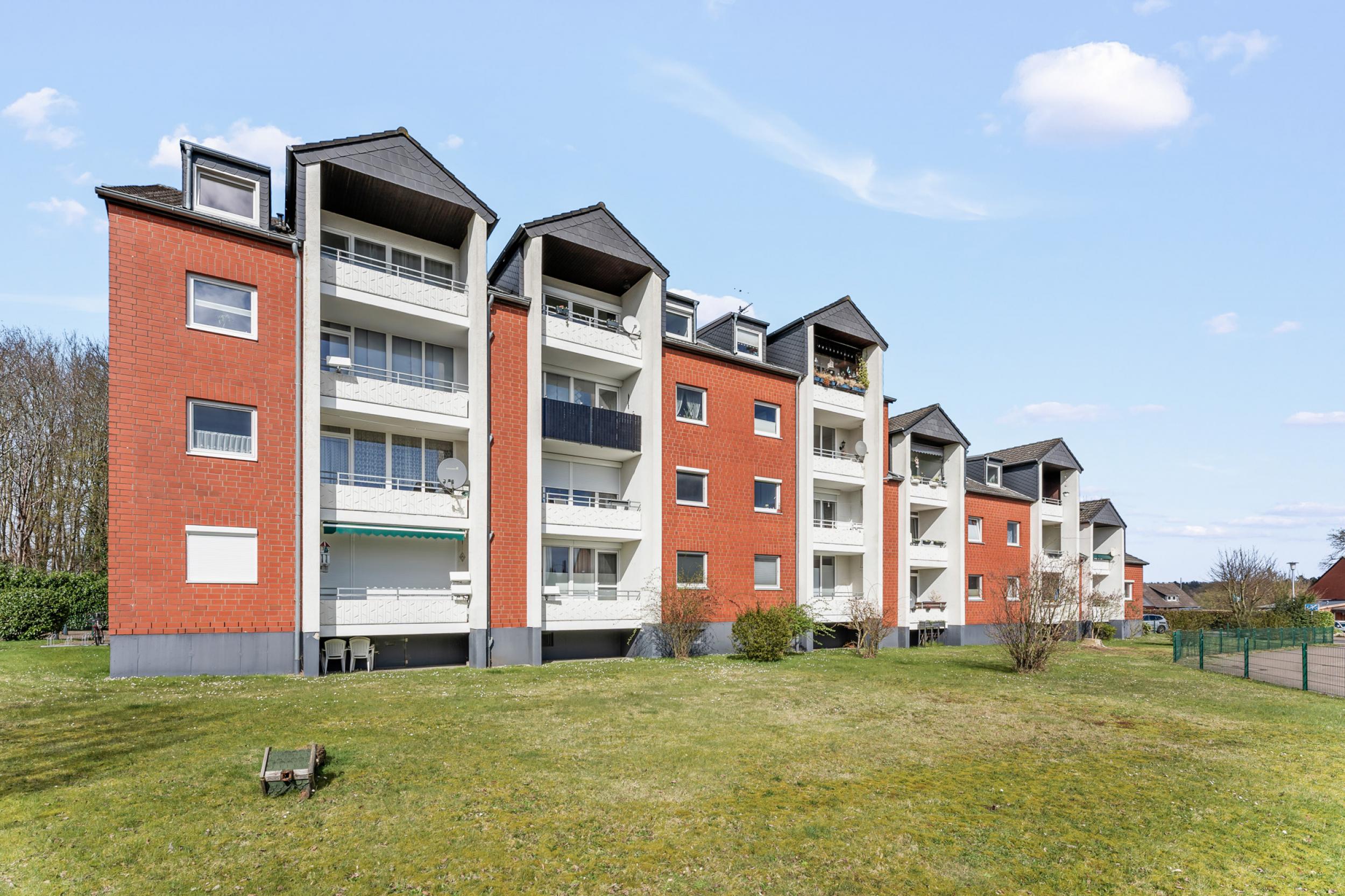 Hagen - Einladende 3-Zimmerwohnung im Grünen - Rückansicht