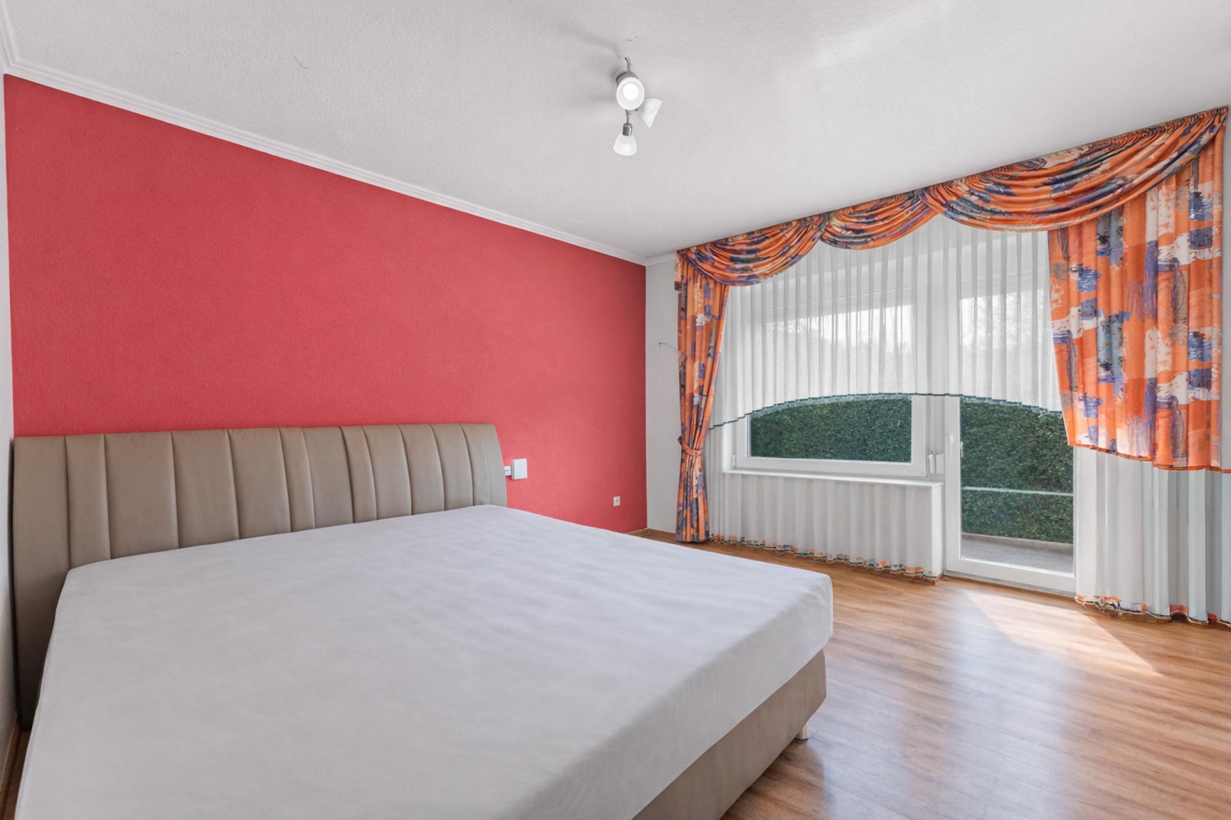 Schiffdorf - Familienfreundliches Einfamilienhaus in traumhafter Lage - Schlafzimmer Erdgeschoss