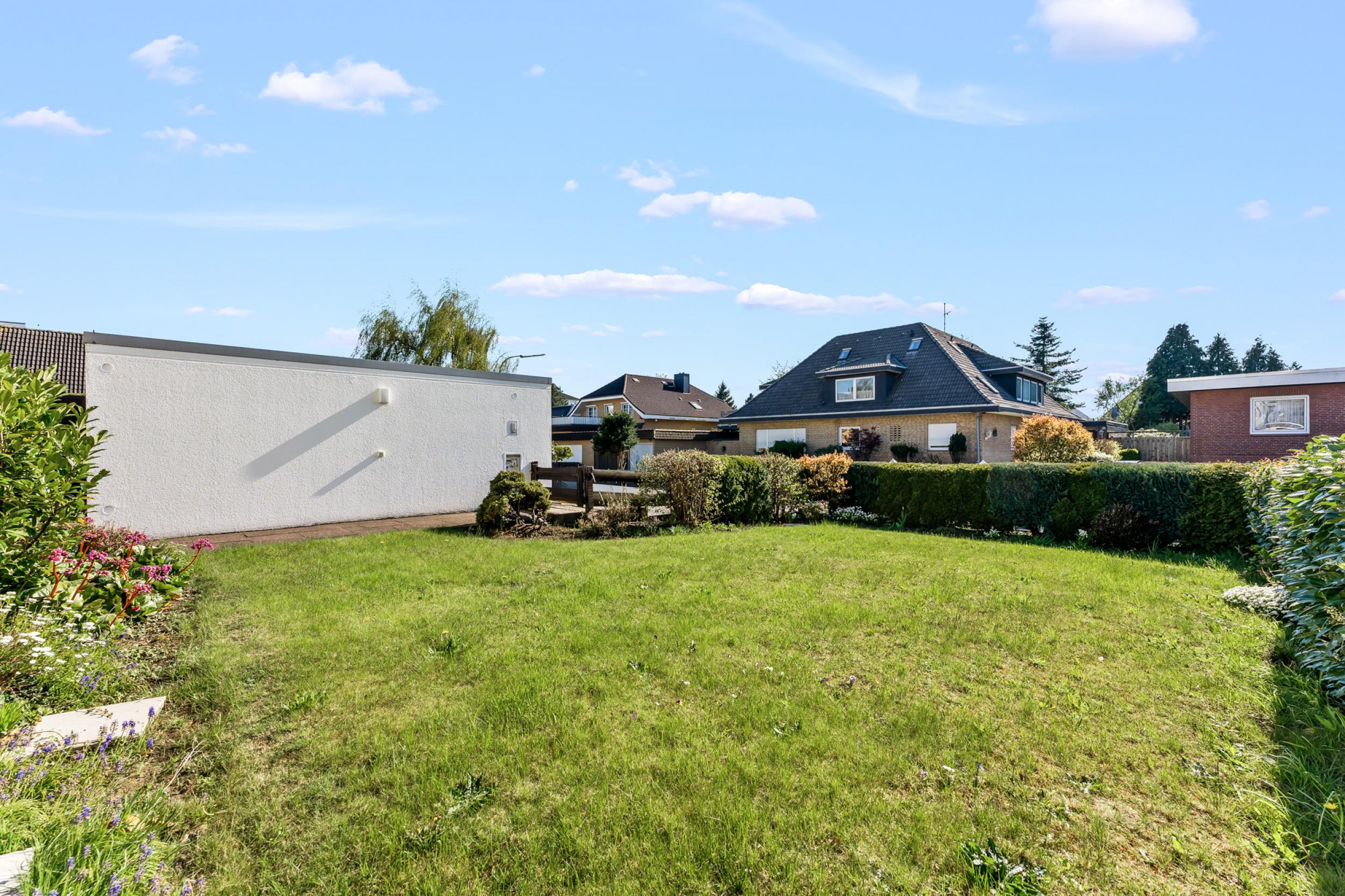 Eckernfeld - Gepflegtes Einfamilienhaus in familienfreundlicher Lage - Gartenansicht