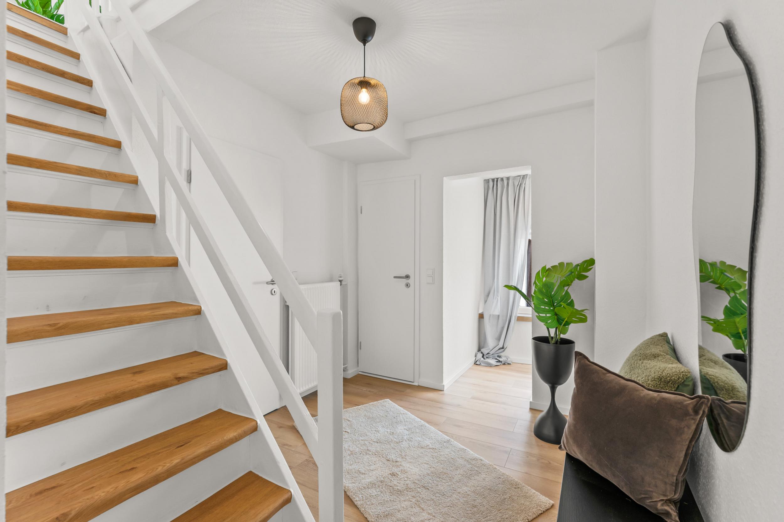 Geestemünde - Top-Renoviertes Reihenmittelhaus in gefragter Lage - Flur - EG