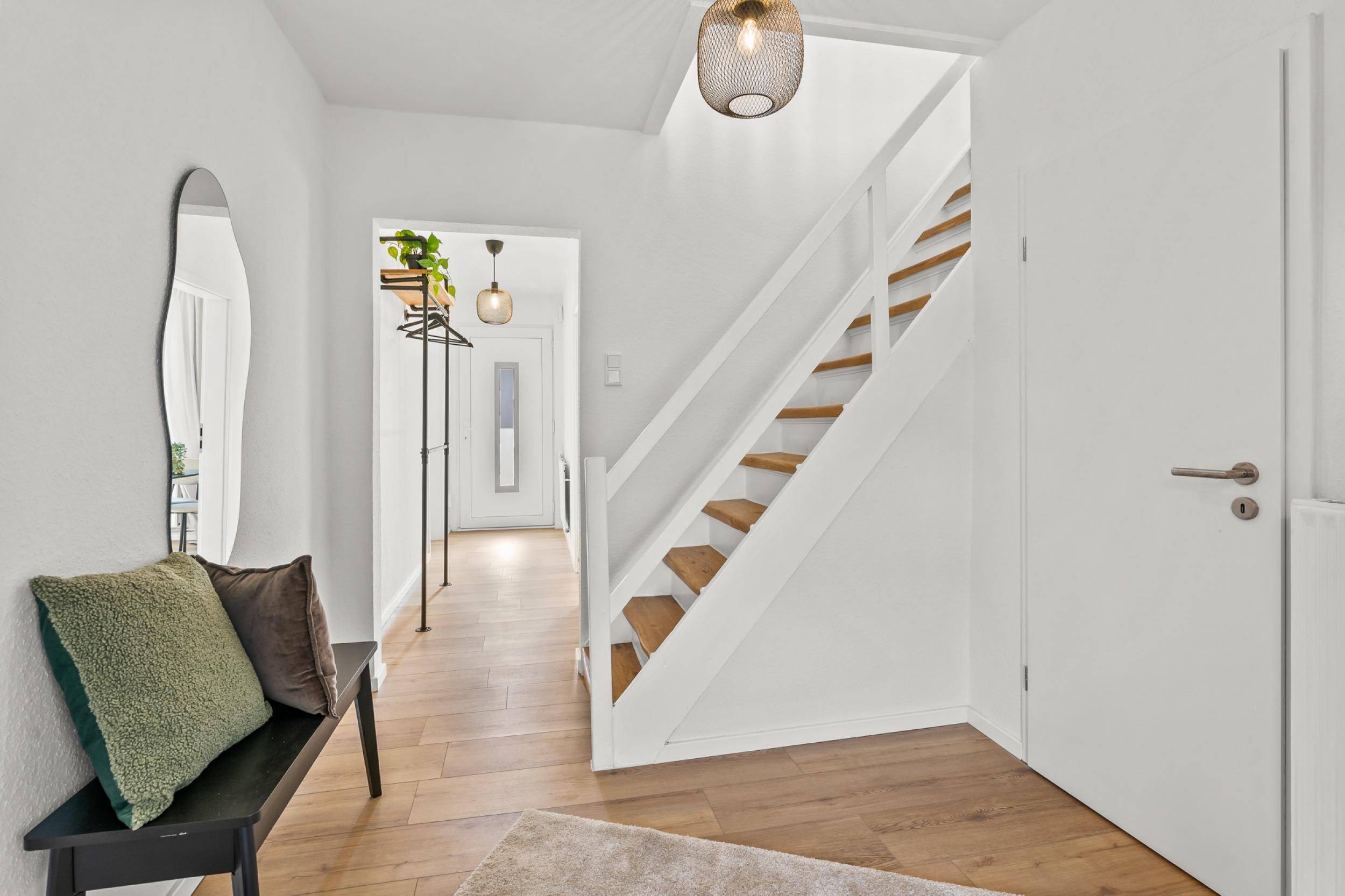 Geestemünde - Top-Renoviertes Reihenmittelhaus in gefragter Lage - Flur