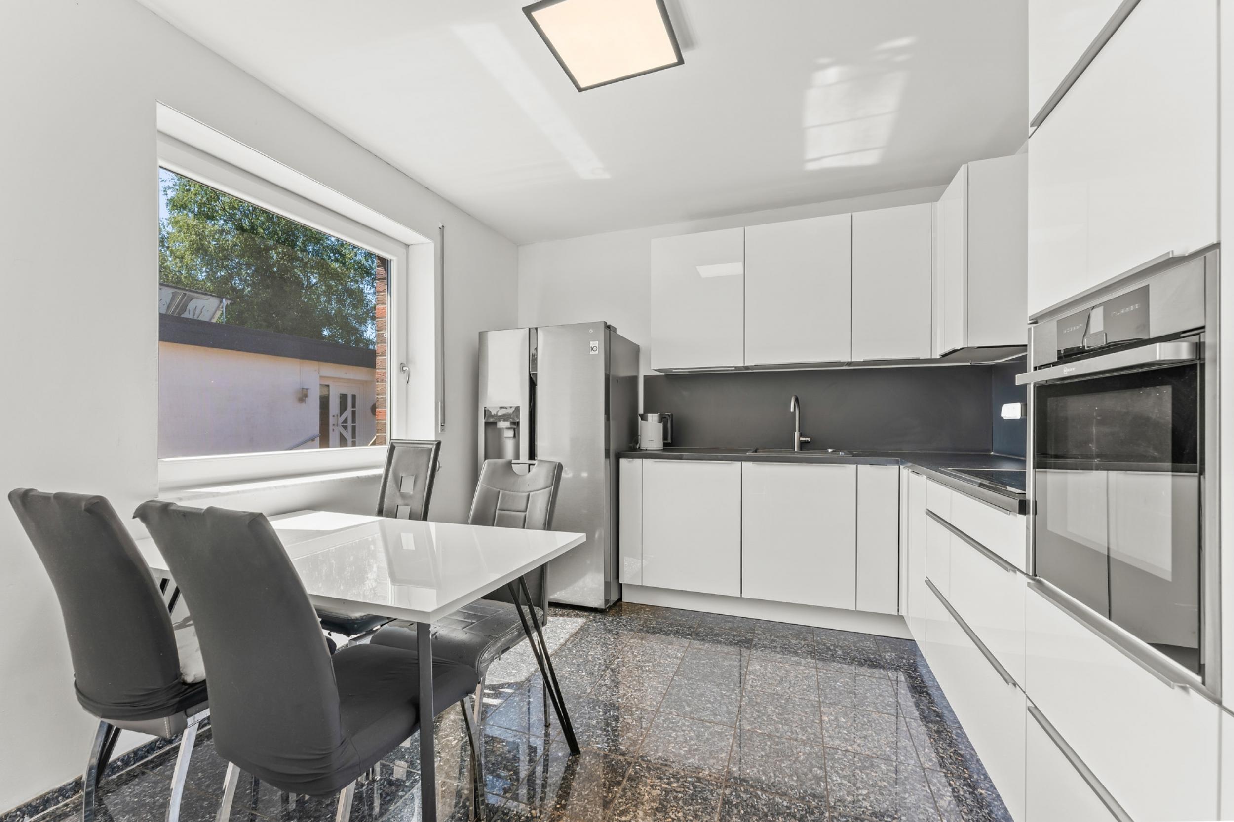 Loxstedt - Modernes KfW-60-Einfamilienhaus mit Erdwärme, Garage und pflegeleichtem Grundstück - Küche