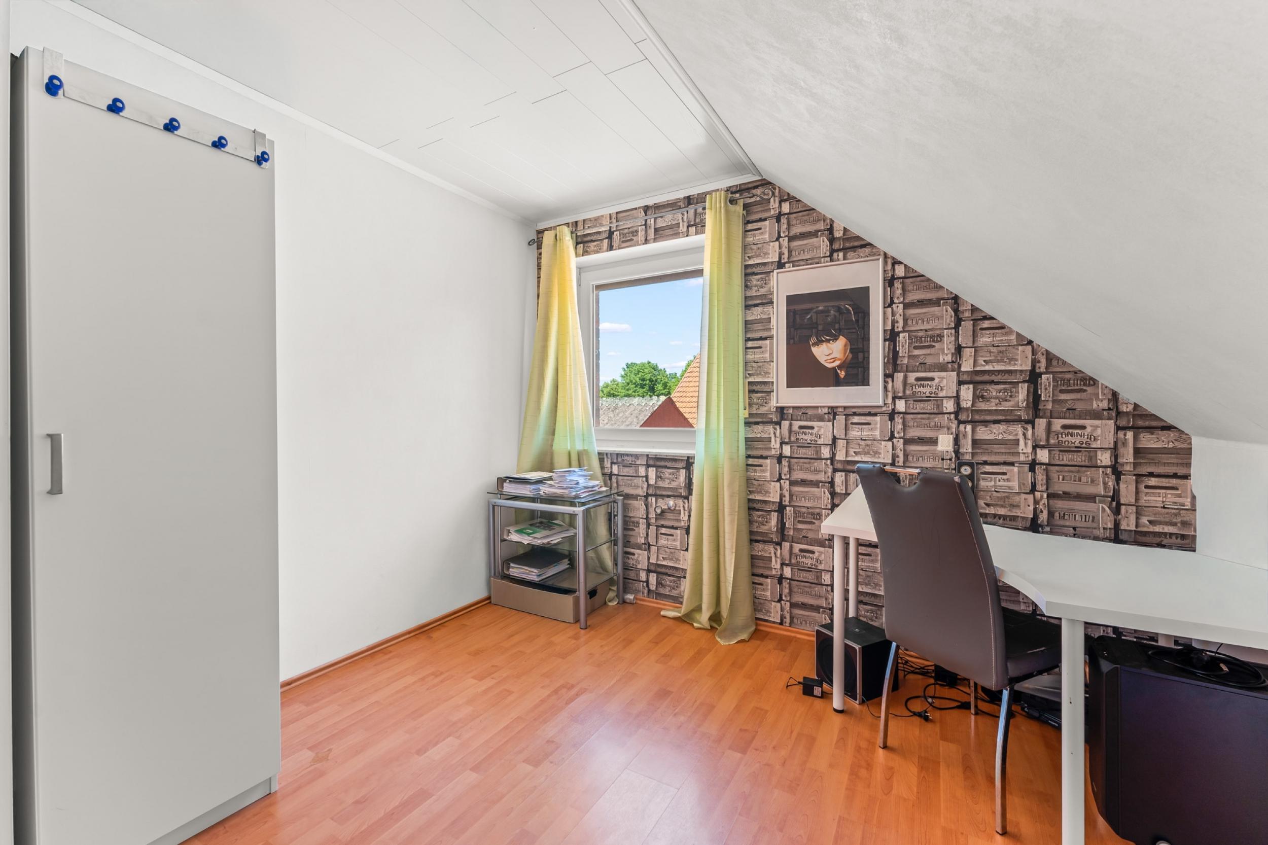 Loxstedt - Modernes KfW-60-Einfamilienhaus mit Erdwärme, Garage und pflegeleichtem Grundstück - Büro