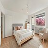 Klushof - Solide 3-Zimmereigentumswohnung in zentraler Lage - Schlafzimmer - (KI generiert)