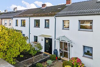 Schönebeck - Solides Reihenmittelhaus in ruhiger Lage mit viel Potenzial - Frontansicht