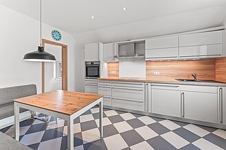 Loxstedt - Lichtdurchflutete 3-Zimmer-Maisonettewohnung im Ortszentrum - Küche