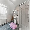 Bokel - Repräsentativer Winkelbungalow in ruhiger Wohnlage – ein Zuhause zum Wohlfühlen - Duschbad Dachgeschoss
