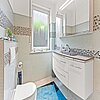 Surheide - Zweifamilienhaus als Mehrgenerationshaus oder Kapitalanlage - Badezimmer