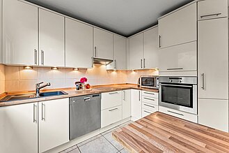 Schönebeck - Solides Reihenmittelhaus in ruhiger Lage mit viel Potenzial - Einbauküche