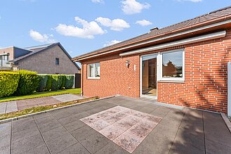 Schierholz - Solider Walmdachbungalow mit zusätzlichem Siedlungshaus - Sonnenterrasse - Bungalow