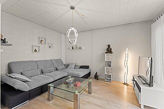 Schiffdorf-Spaden - Modernisiertes Einfamilienhaus mit Einliegerwohnung in ruhiger Lage - Wohnzimmer