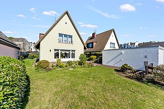 Eckernfeld - Gepflegtes Einfamilienhaus in familienfreundlicher Lage - Frontansicht