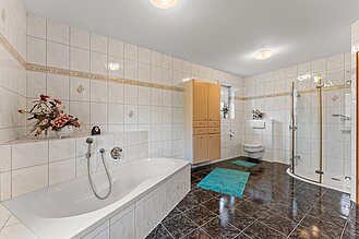 Bokel - Repräsentativer Winkelbungalow in ruhiger Wohnlage – ein Zuhause zum Wohlfühlen - Badezimmer
