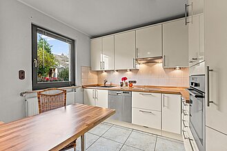 Schönebeck - Solides Reihenmittelhaus in ruhiger Lage mit viel Potenzial - Einbauküche